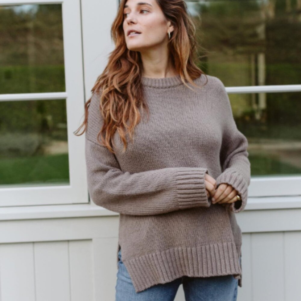 Jenni Kayne Boyfriend Crewneck Sweater Taupe Brown Size Small Oversized Fit EUC